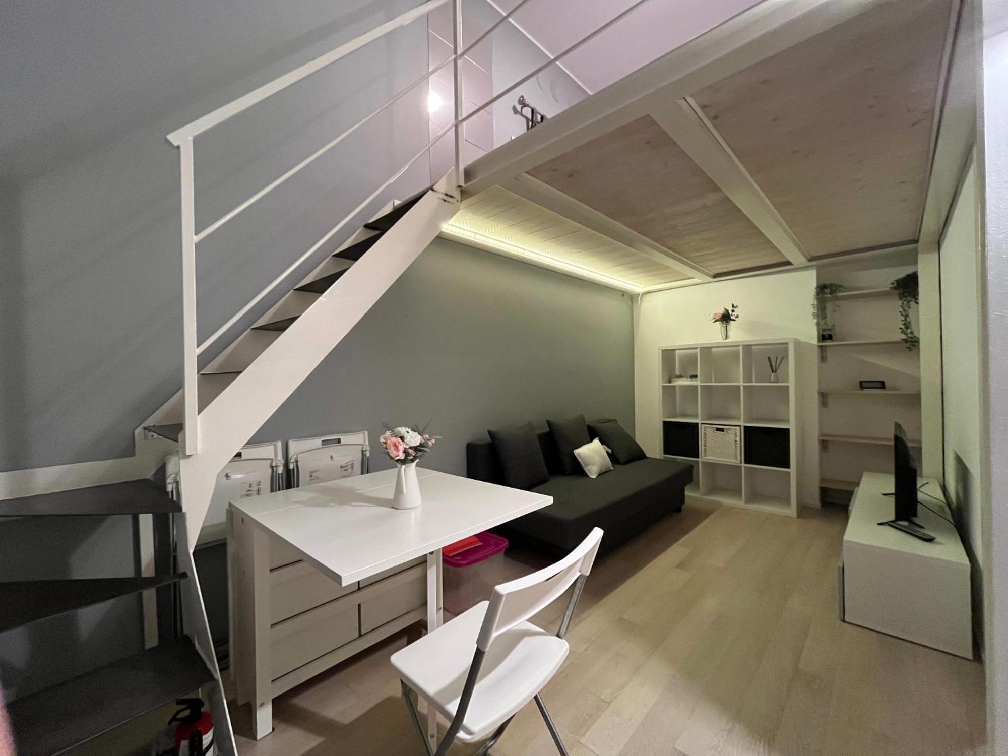 Ak Loft - Lovely In The Heart Of Mailand
